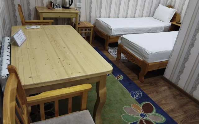 Allanazar Ota Guest house