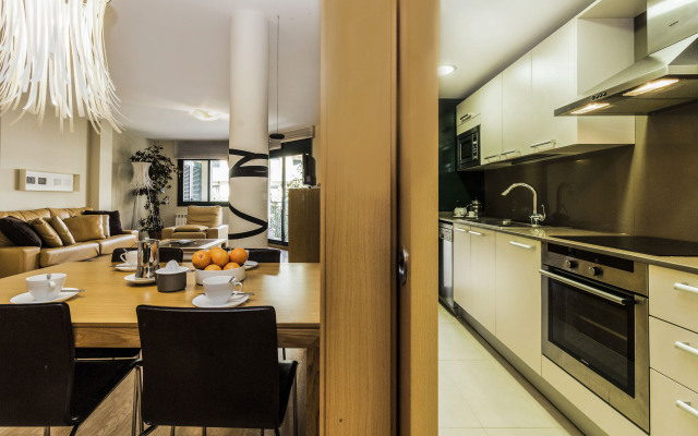 Elcano Apartments