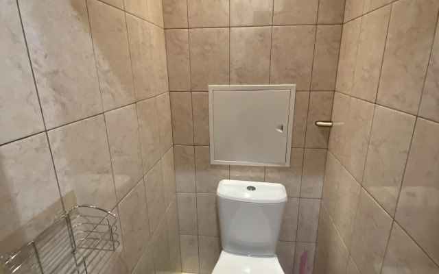 Ryadom s metro i parkom Flat