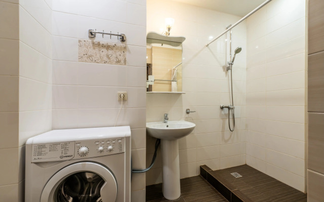 Oplot - Semejnye s odnoj spal'nej i balkonom 6 Apartments