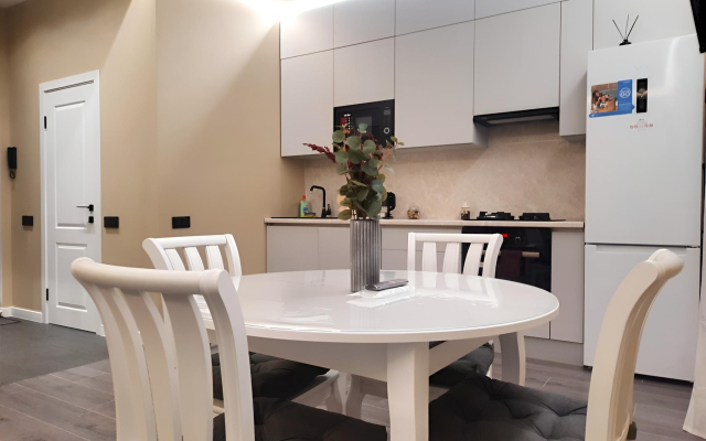 Sutki Rent  Na Novocherkasskom Prospekte Apartments