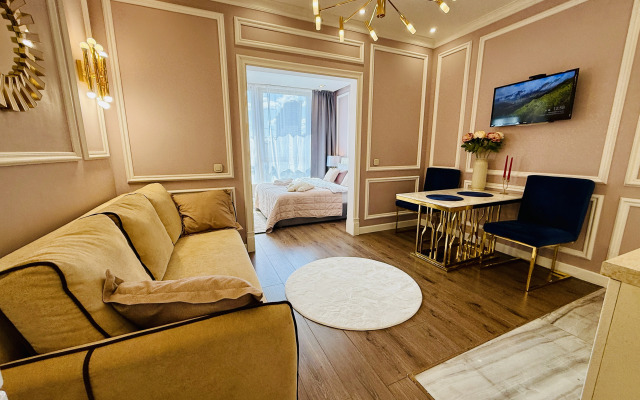Shikarnye V Tsentre Goroda Apartments