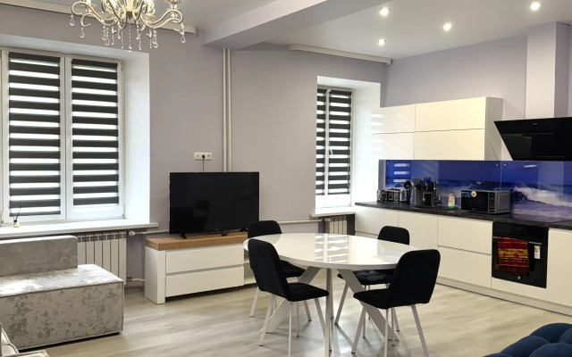 V Stile Modern v Samom Serdtse Stolitsy s Kruglosytochnym Zaseleniem Ulitsa Komsomolskaya 34 Apartments