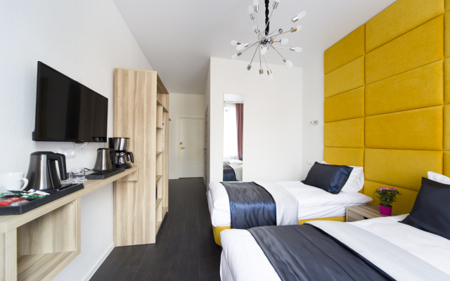 Отель Viva La by Academia