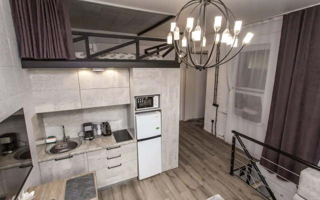 Novye trekhurovnevye apartamenty s vyhodom na Arbat Apartments