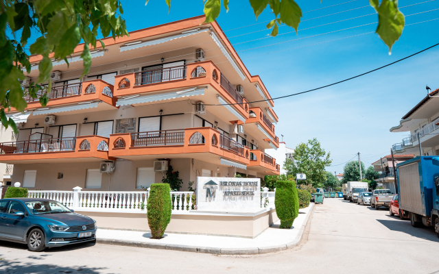 Апарт-Отель Milonas House Apartments