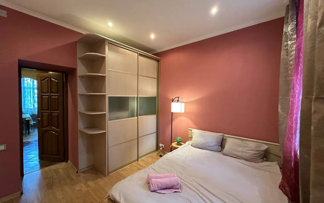 Квартира Большая в Центре Города с Парковочным Местом