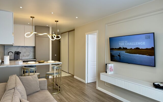 Dizaynerskaya Ryadom S Morem I Krasivym Vidom Flat