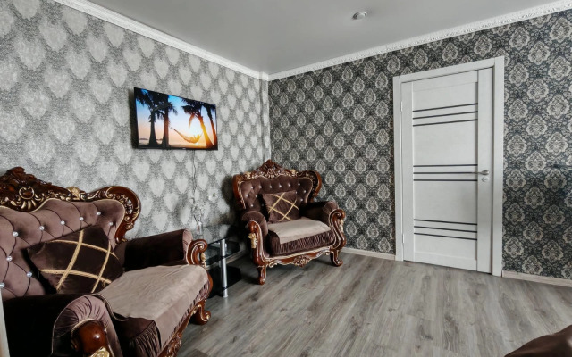 Квартира Трехкомнатная около Корстона