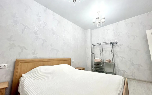 Na Naberezhnoy Pushkina, 17litb Apartment