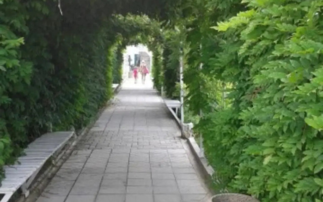 Апартаменты На Базе Отдыха Любоморье