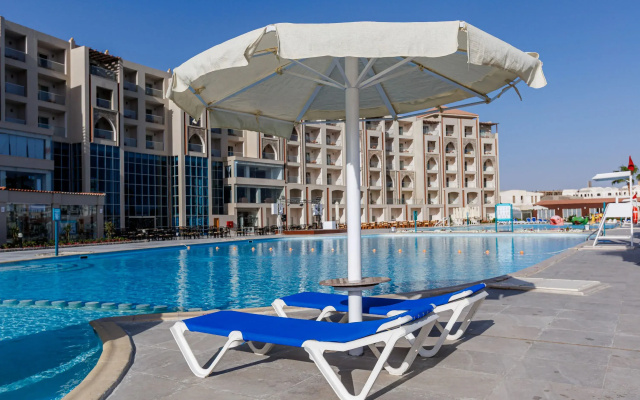 Alora Aqua Park Resort by SUNRISE