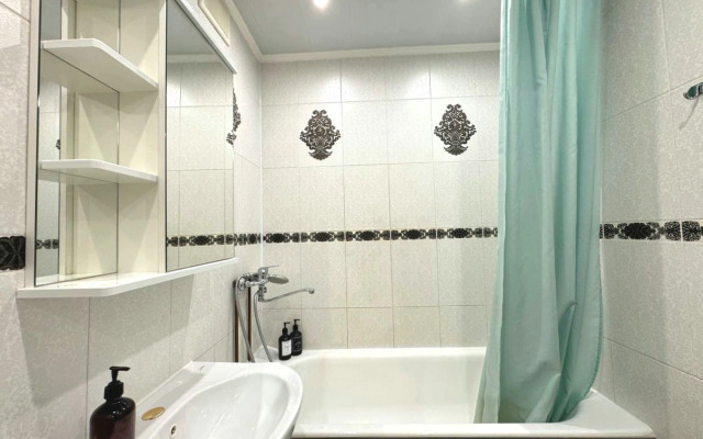 Квартира двухкомнатная в центре на Дзержинского рядом с РИАцентром