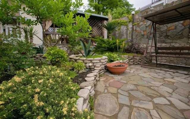 Byyuti Spa Na Rucheynoy Guest house