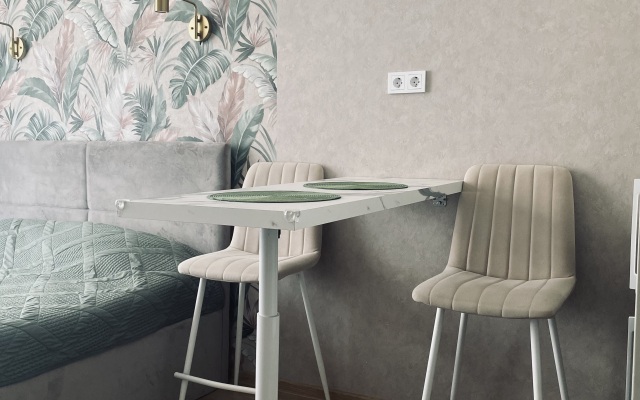 Monro Apartment