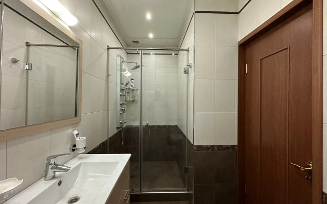 2-K v Novostroyke, Ulitsa Arama, Di482 Flat