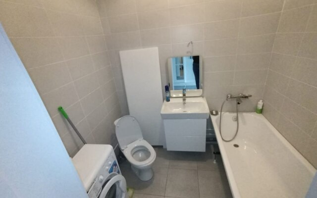 Na ulitse Tikhoy Flat