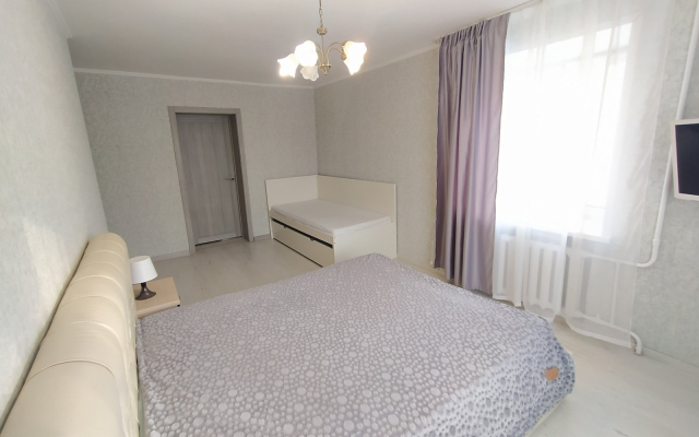 Квартира трехкомнатная в центре полностью оборудована для проживания