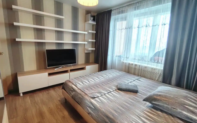 Chetyrekhkomnatnaya na Talnakhskoy 17 Flat