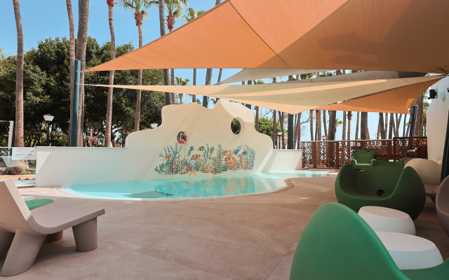 Cavo Maris Beach Hotel