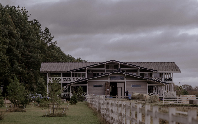 Отель Пайн Ривер