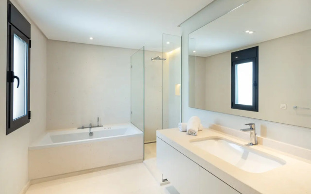 All About Villa Breeze