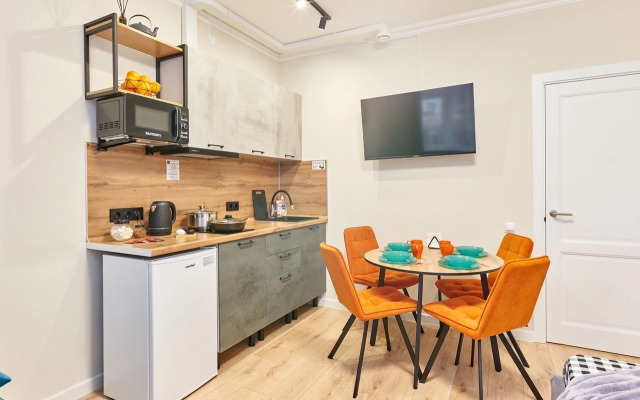 Studija v novom dome ZhK Premer, samyj centr goroda u Gipermarket Semja po adresu Nikolaja Ostrovskogo 52 na 4 chelovek Flat