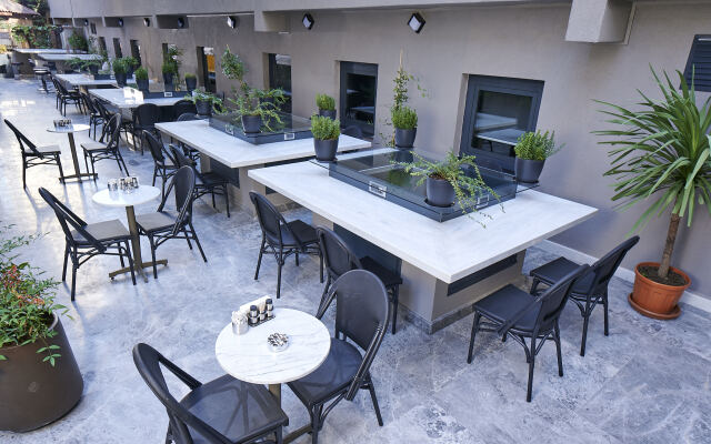 Livinton Hotel