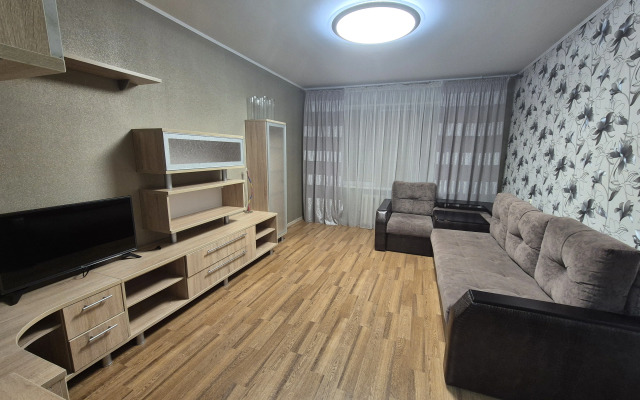 Квартира Просторная трёхкомнатная на Электронной