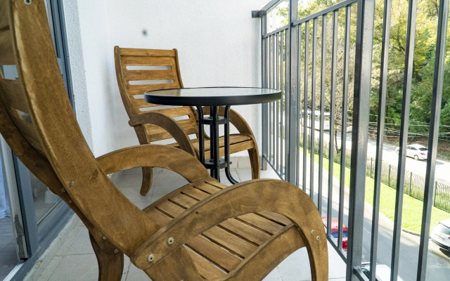 Studiya Kapri Khaus Chetyrekhmestnaya Zhk Letniy Flat