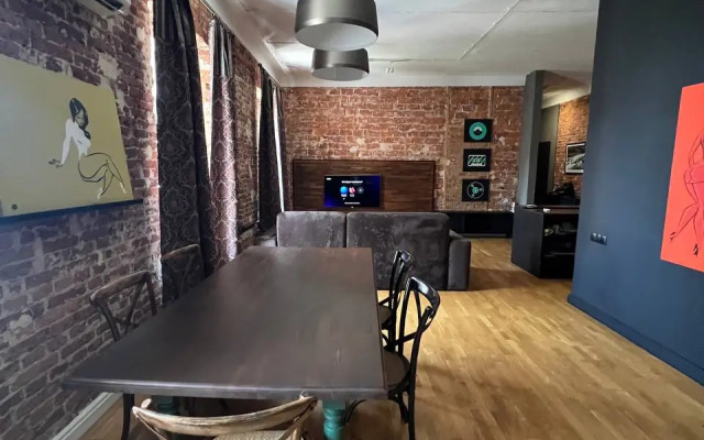 3-kh komnatnye apartamenty v stile loft v samom tsentre Apartments