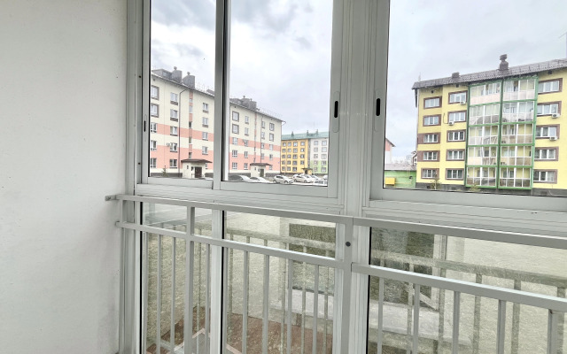 Unique Apart Bavariya ryadom s ZhK Tom. GTsS Kuzbass. Oblastnym sudom i Tennisnym tsentrom na Bavarskoy 6/1 Apartments