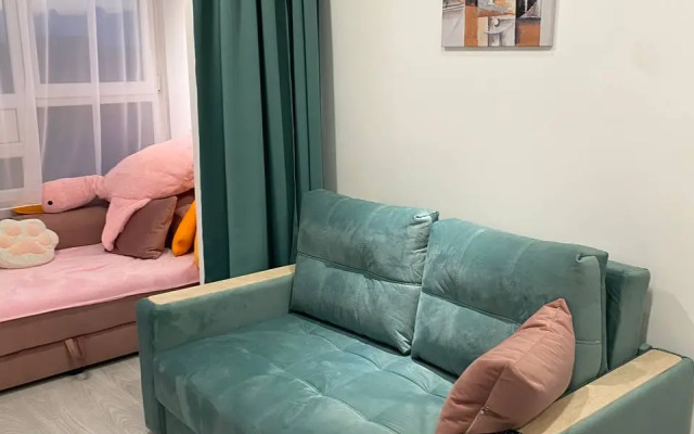 Апартаменты Пикассо - индустриальный шик с яркими акцентами