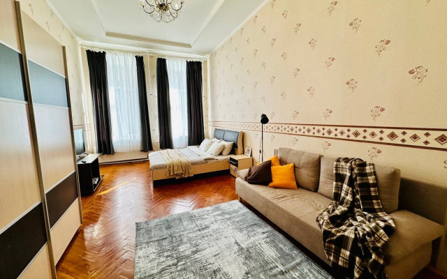V Samom Serdtse Peterbupga Flat