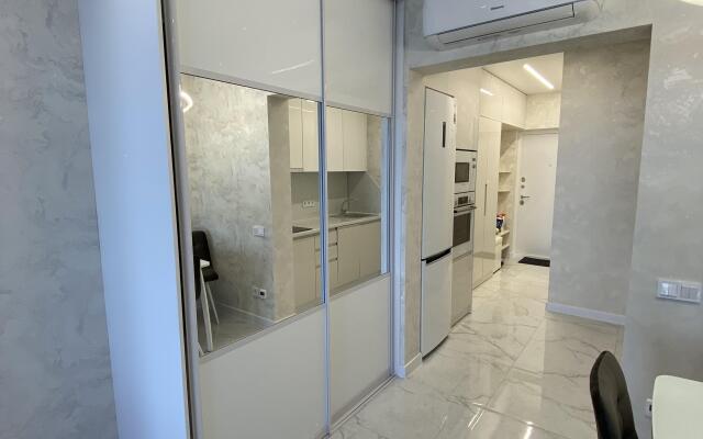 S Bassejnom ZhK Morskaja Simfonija Apartments