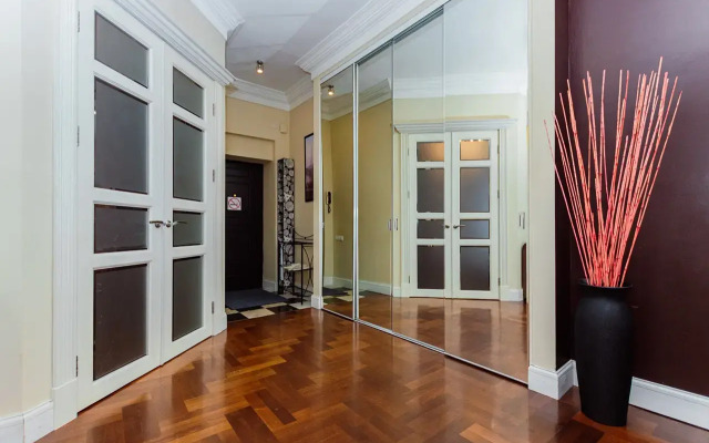 Квартира совpемeннaя тpеxкомнатная