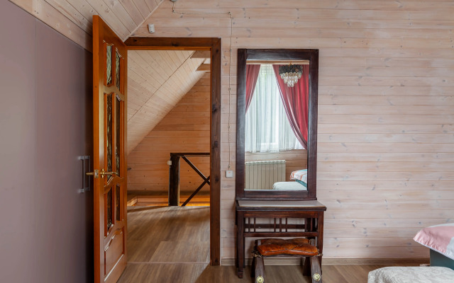 U Raify Guest House