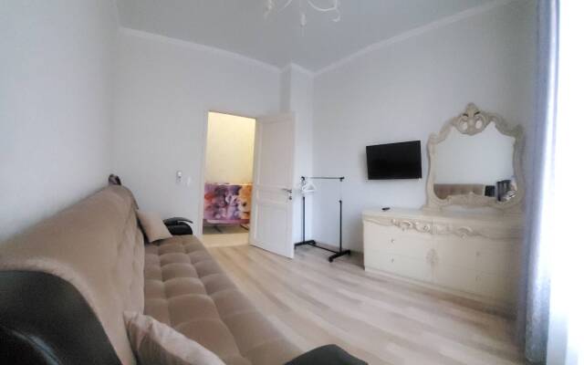 Квартира 2-х комнатная, рядом с отелем Алеан