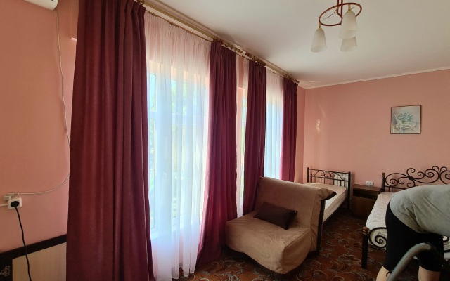 Russkaya Skazka Guest House