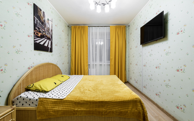 Na Vosem Person Apartments
