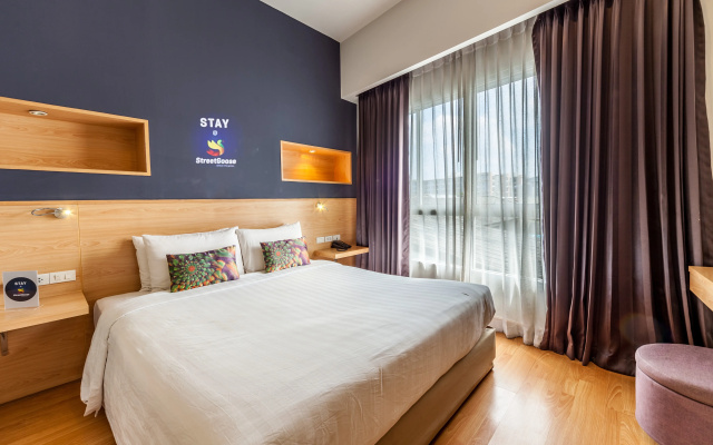 Отель Stay StreetGoose Sukhumvit 81