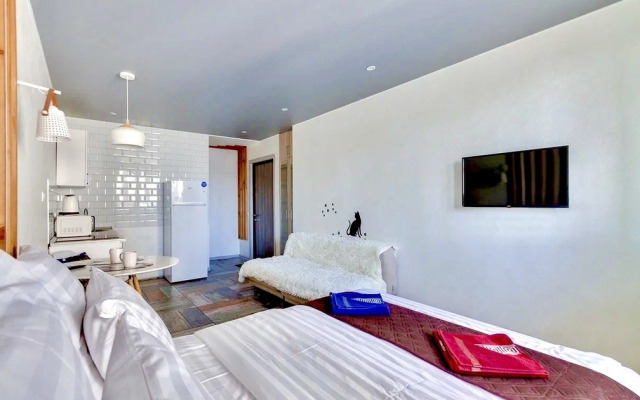 Апартаменты Уютная Студия с большой лоджией в доме бизнес-класса