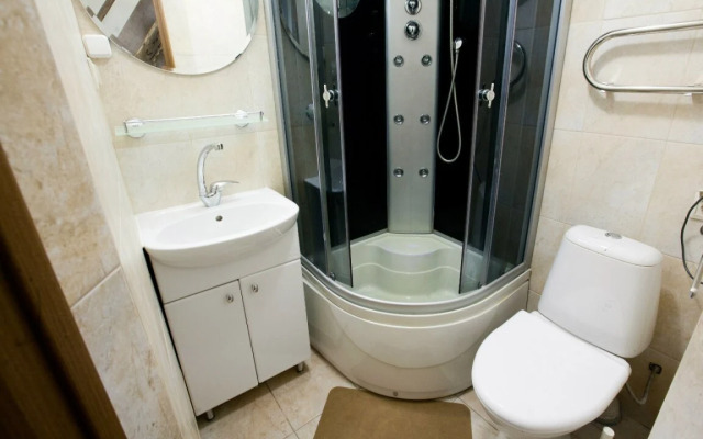 on Manezhny Living quarters