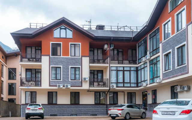 S Balkonom Apartments