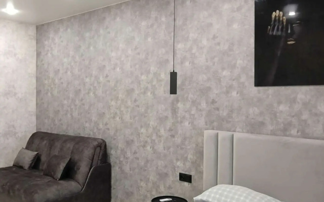 S Zhivopisnym Vidom Na Reku Flat
