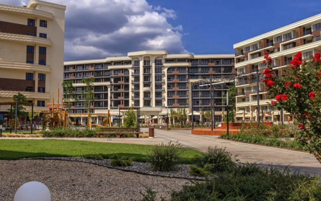 Апартаменты на Набережной 75к5 (102.5)