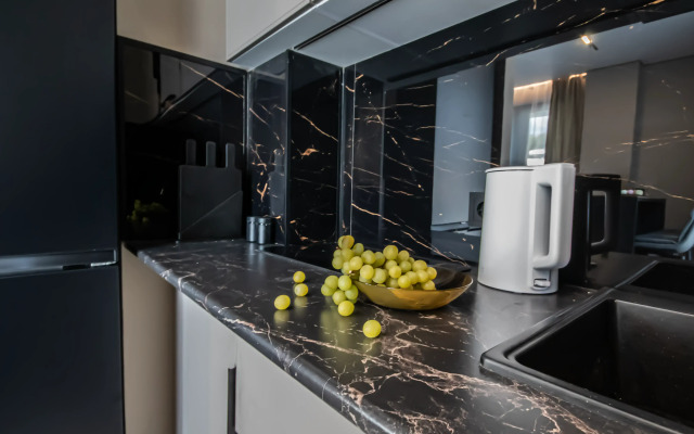 Semeynye S Letnim Basseynom V Zhk Daymond Apartments