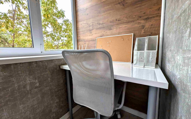 Апартаменты Новые в тихом центре и хвойным лесом за окном