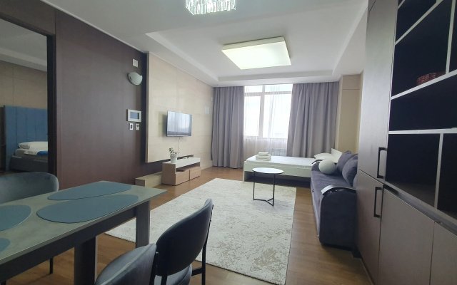Apartamenty 14j etaz s sikarnym vidom na Mecet' Hazret Sultan