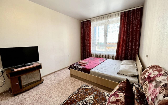 Na Ulitse Entuziastov 13 Flat
